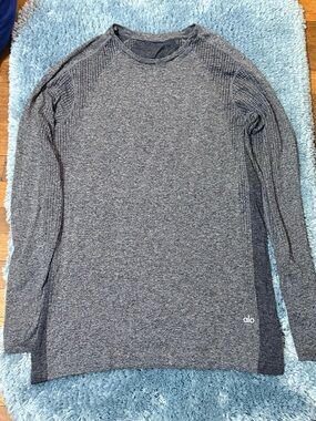 ALO Yoga Long Sleeve Seamless Top in Heather Gray